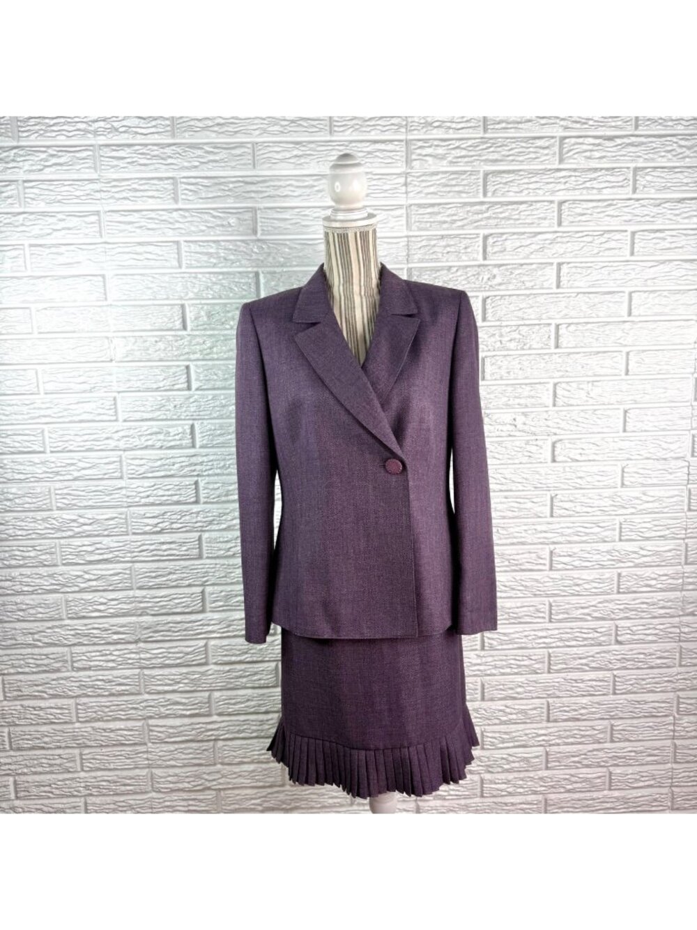 Le Suit Purple Two Piece Skirt Suit Single Button Blazer Pleated Hem Skirt Sz 10